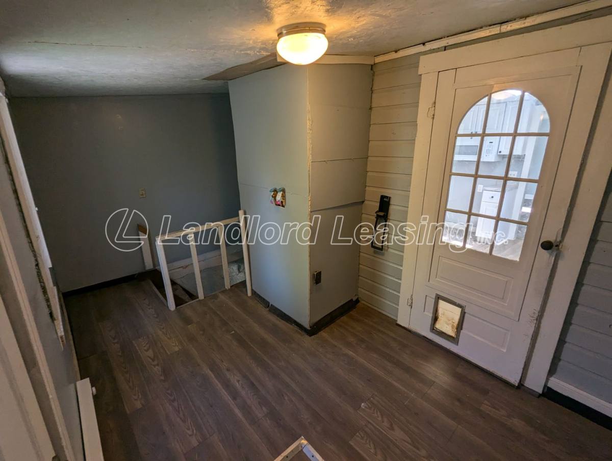 House for rent at 352 Broadway St, Amherst, OH 44001
