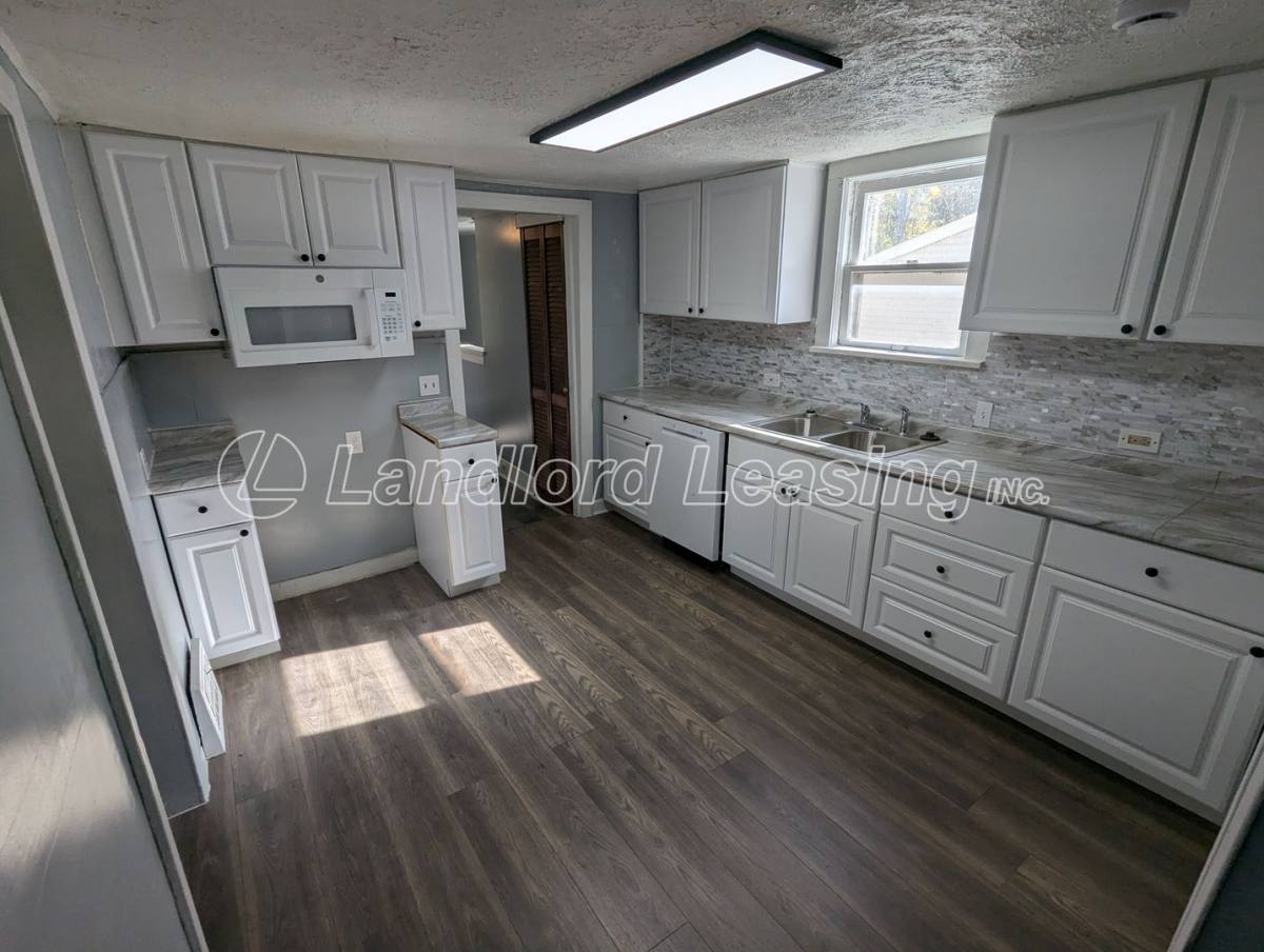 House for rent at 352 Broadway St, Amherst, OH 44001
