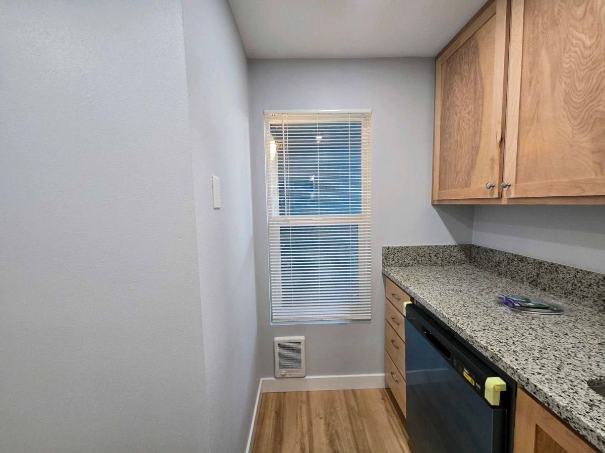 Apartment for rent at 3161 N Shore Dr SE, Albany, OR 97322
