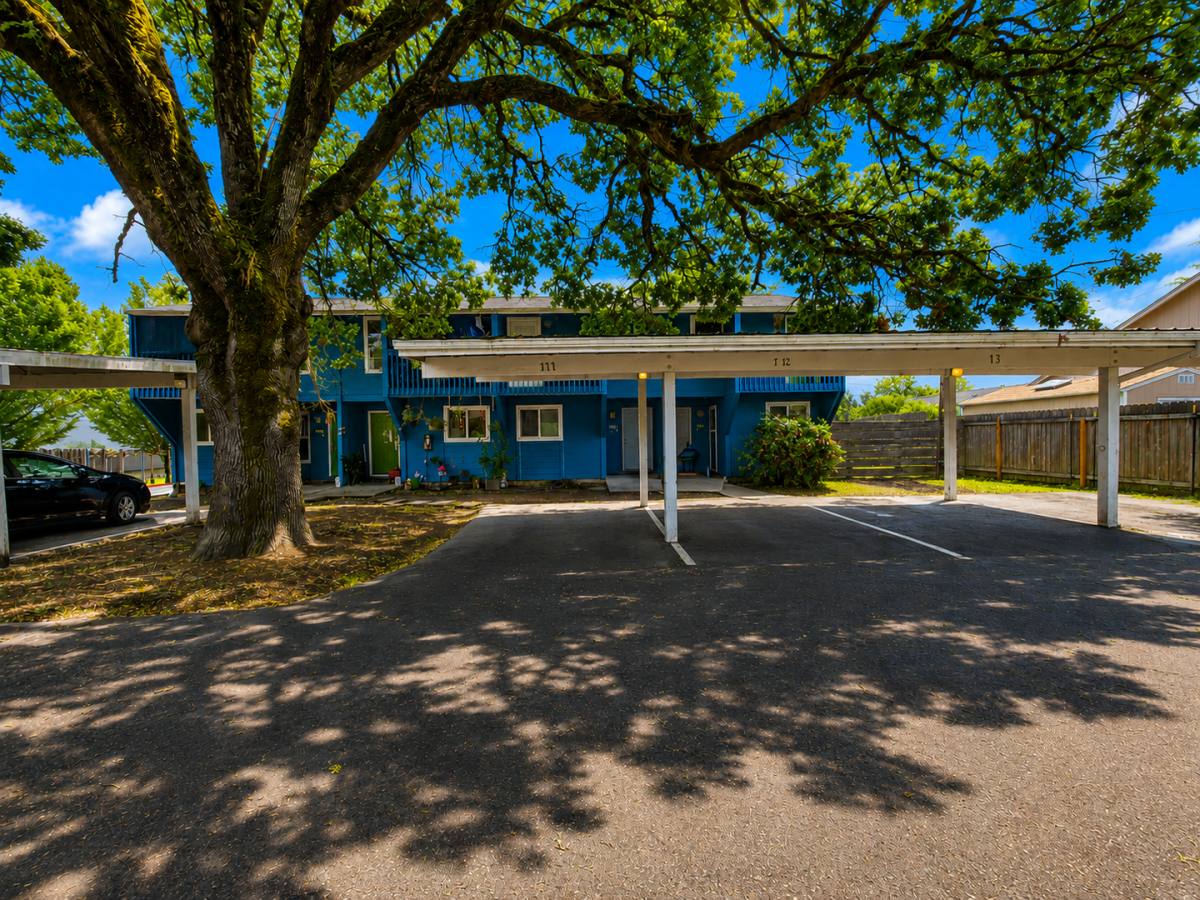 Apartment for rent at 3161 N Shore Dr SE, Albany, OR 97322