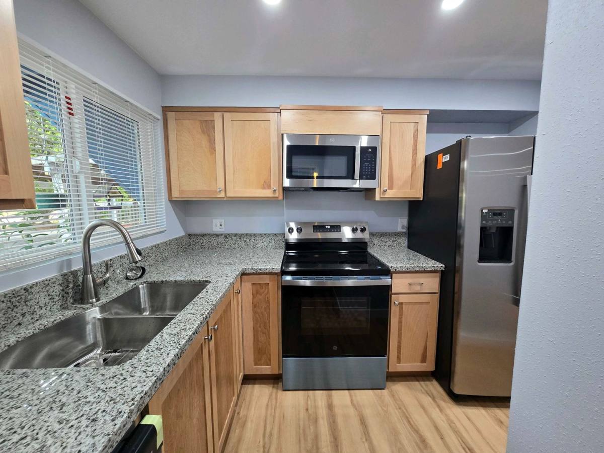 Apartment for rent at 3161 N Shore Dr SE, Albany, OR 97322