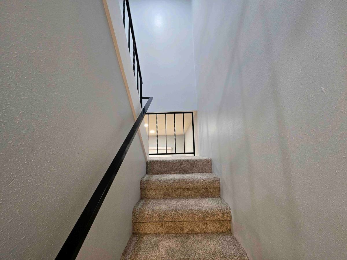 Apartment for rent at 3161 N Shore Dr SE, Albany, OR 97322