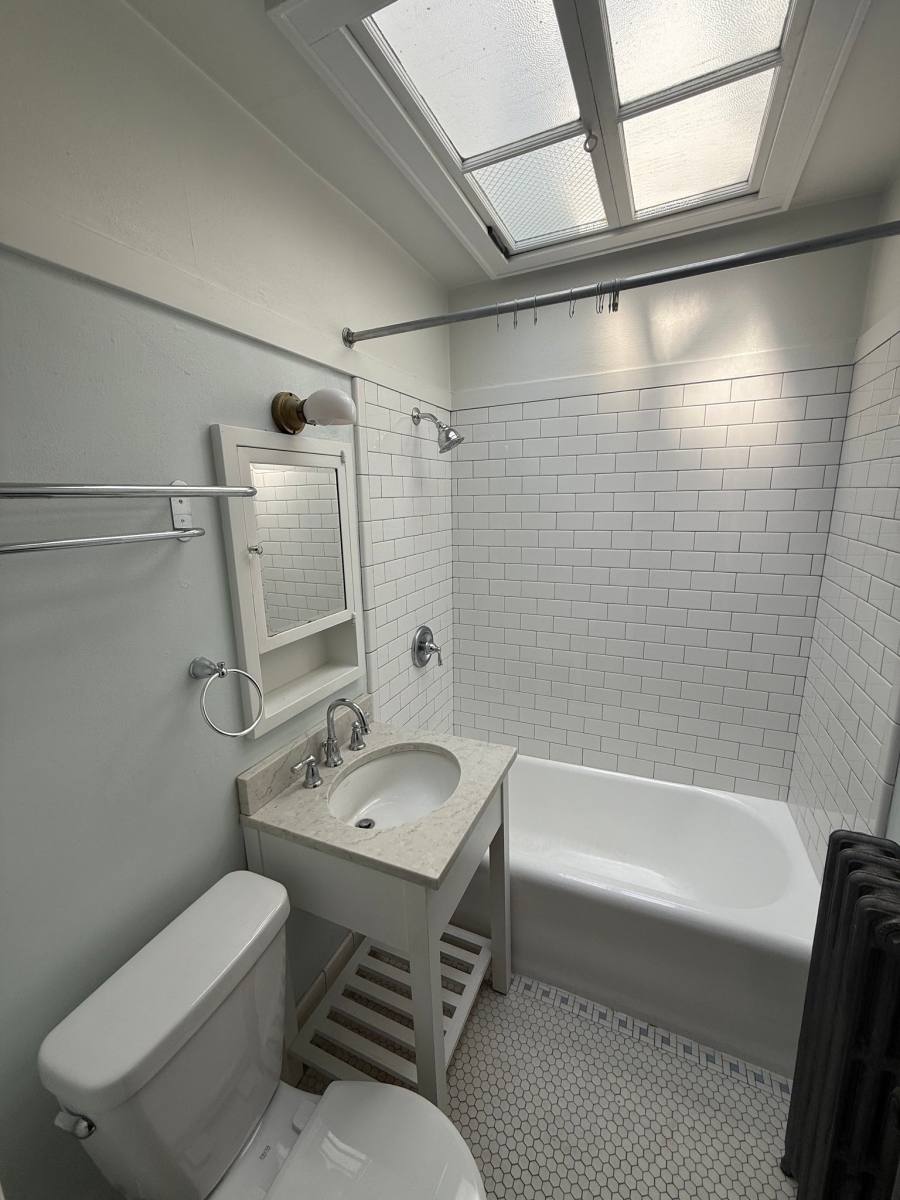 Apartment for rent at 4312-4332 N Oakland #4324-UNIT 203, Milwaukee, WI 53211