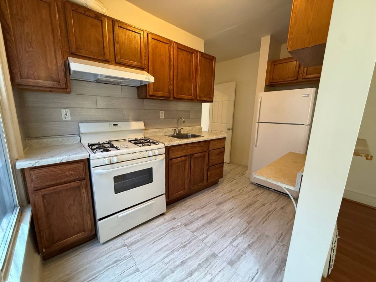 Apartment for rent at 930-932 S Park, Kalamazoo, MI 49001