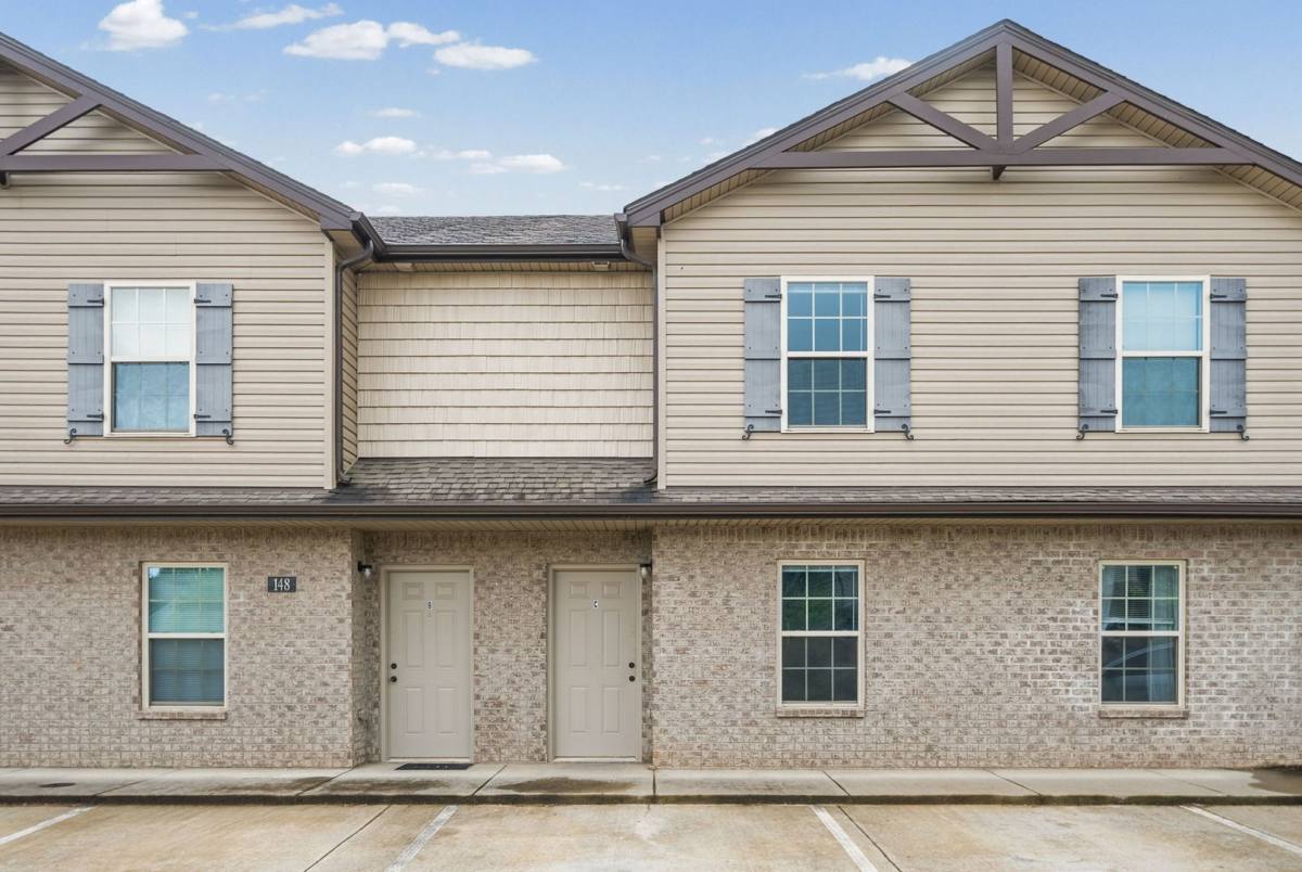 Apartment for rent at 148 Center Pointe Dr, Clarksville, TN 37040