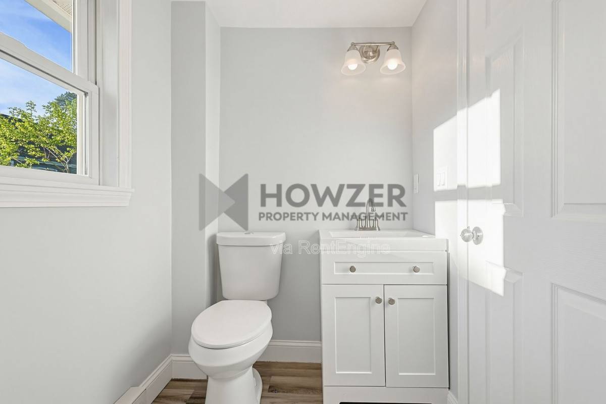Apartment for rent at 35 Riverside Dr #2R, Buzzards Bay, MA 02532