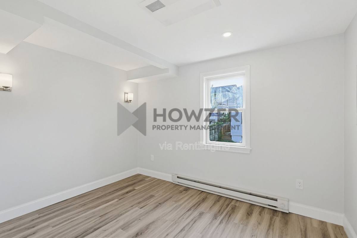 Apartment for rent at 35 Riverside Dr #2R, Buzzards Bay, MA 02532