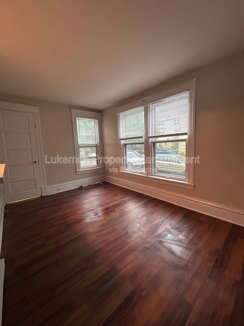 Apartment for rent at 420 Pearl St, Kalamazoo, MI 49007