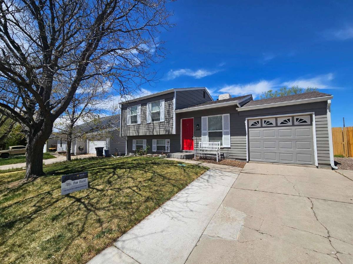 House for rent at 20105 E Coolidge Dr, Aurora, CO 80011