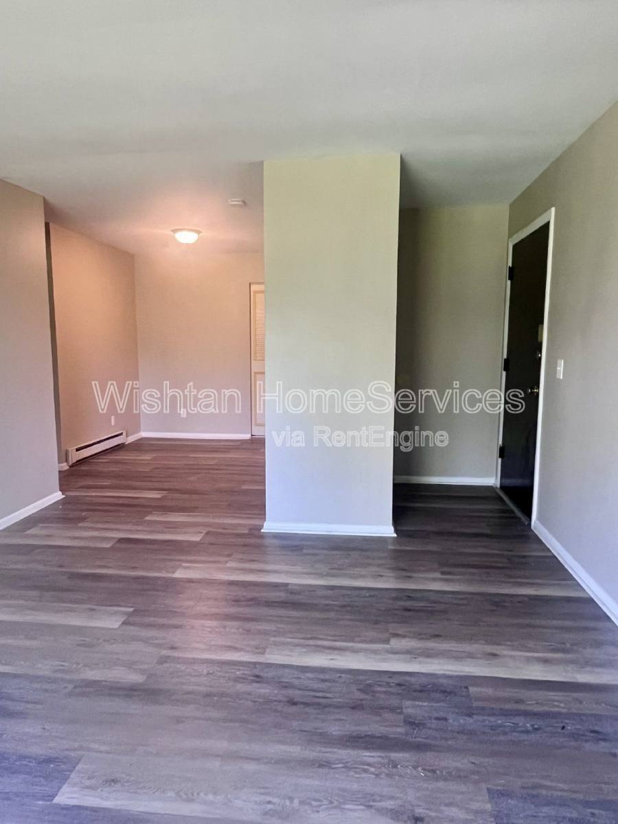 Apartment for rent at 220 Charleston Blvd #3, Macomb, IL 61455