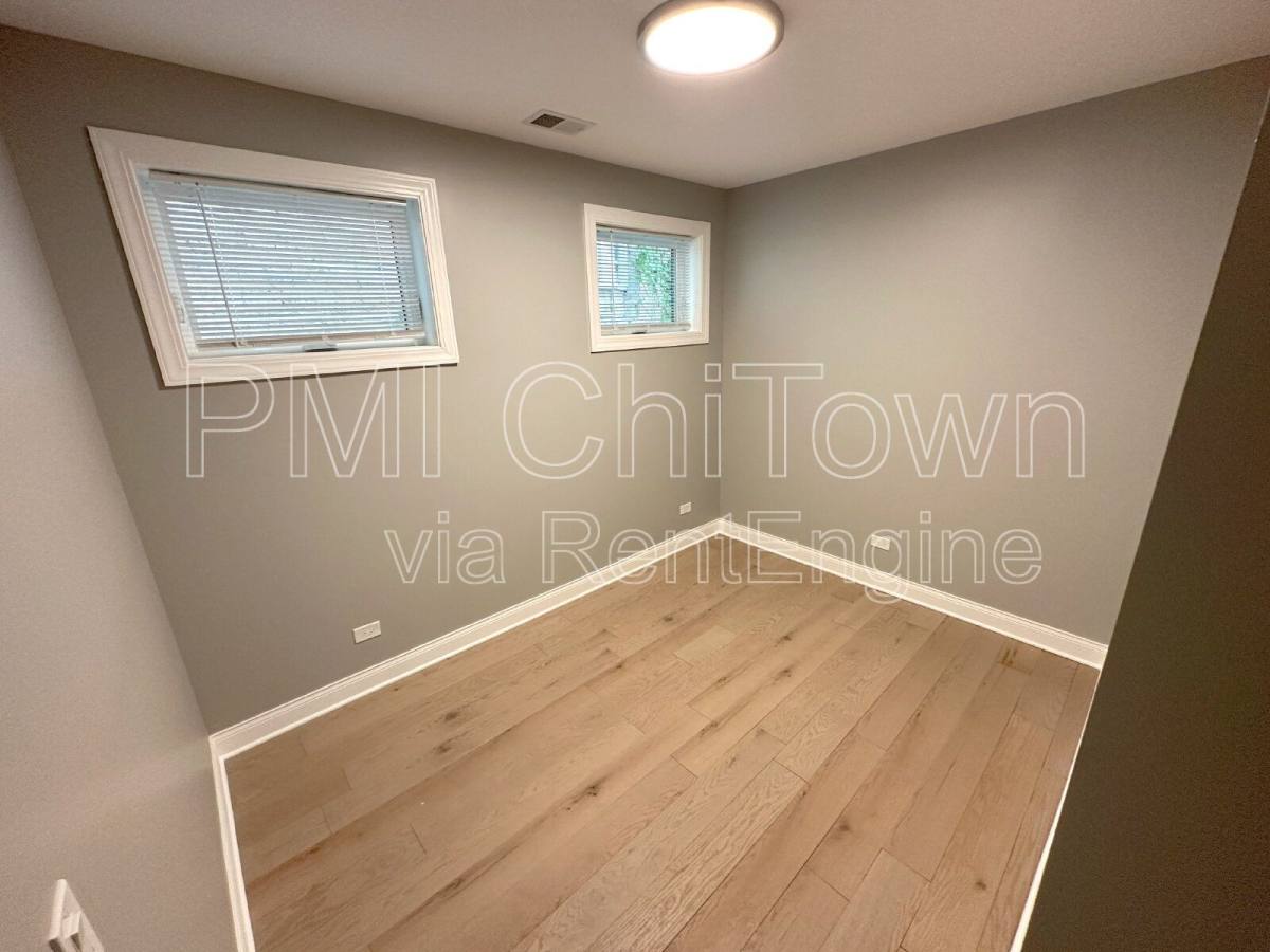 Condo for rent at 4952 S Michigan Ave #1, Chicago, IL 60615