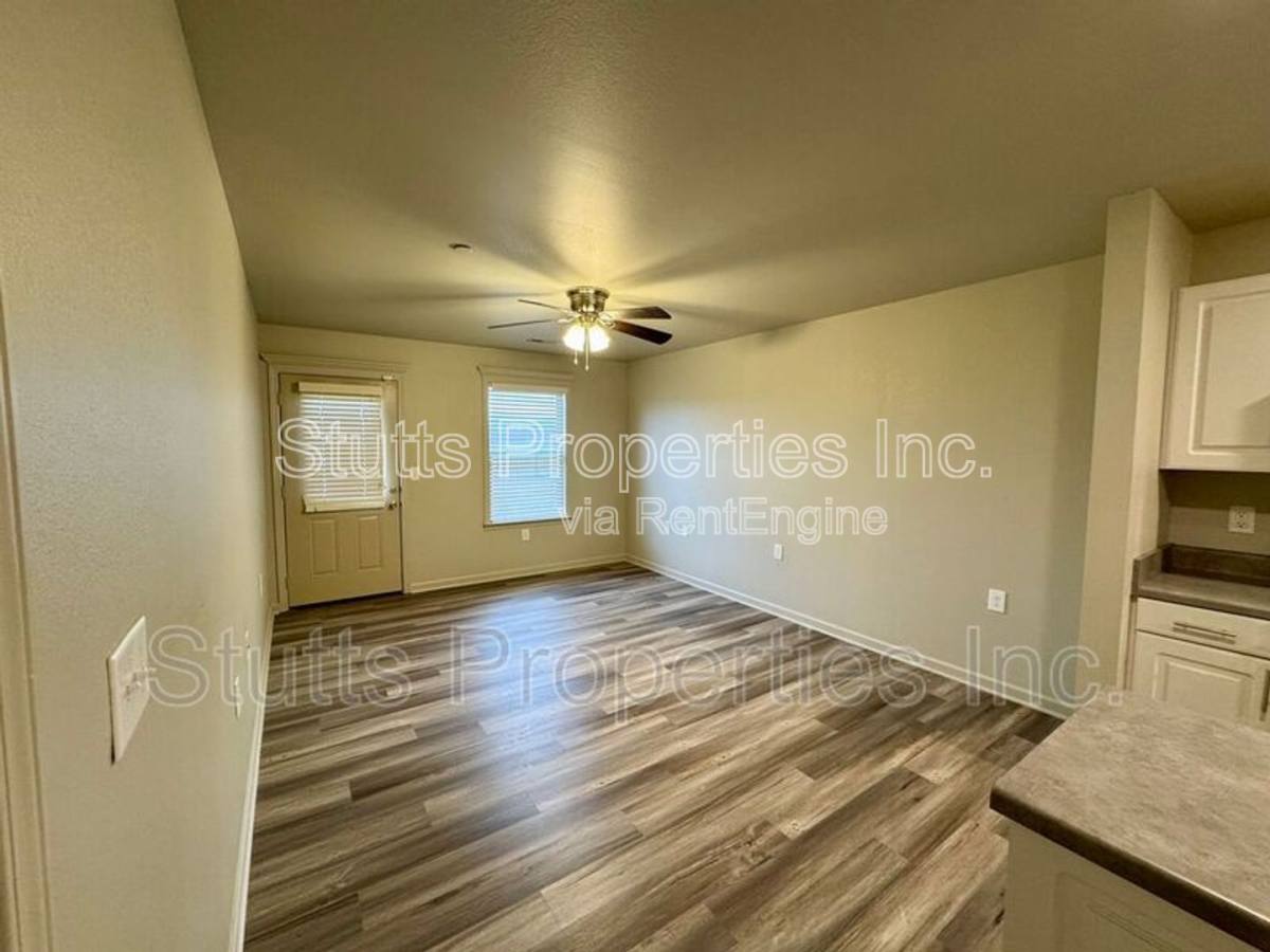 Apartment for rent at 104 Spindle Court #104, Muscle Shoals, AL 35661