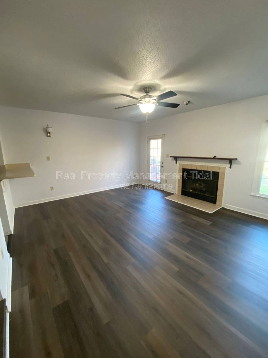 Townhouse for rent at 610 Guy Lane, Newport News, VA 23602