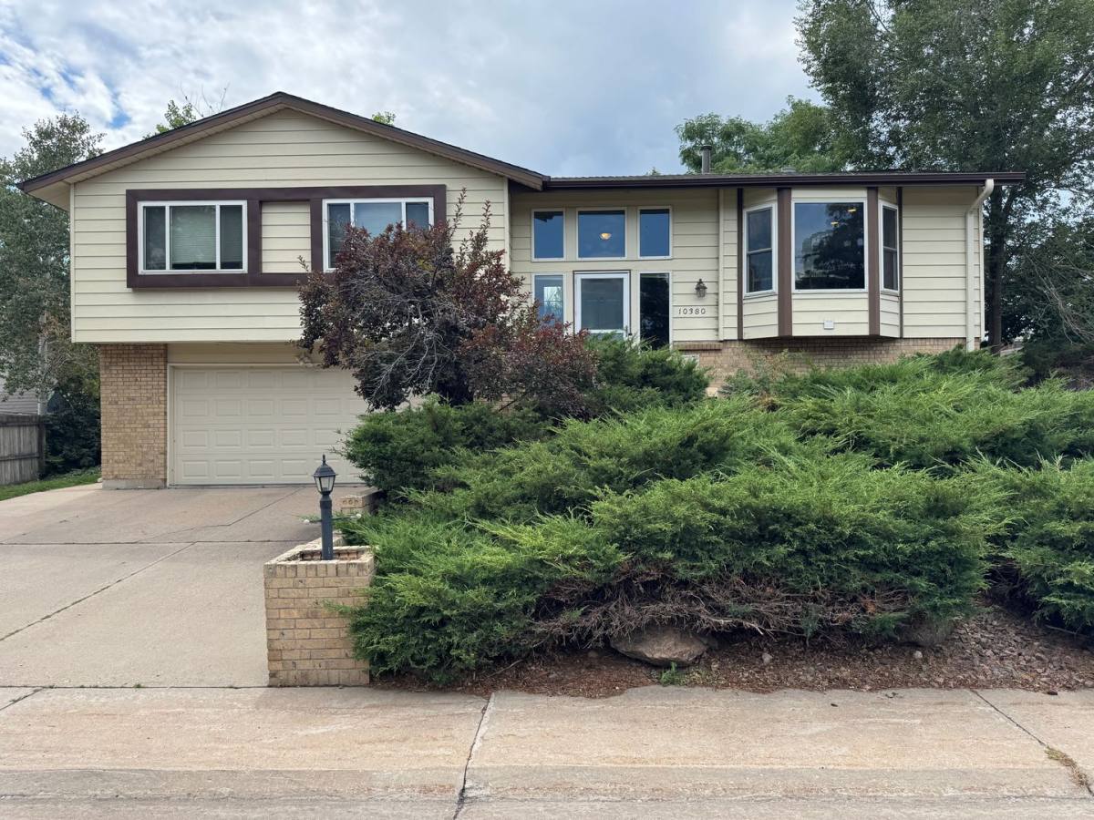 House for rent at 10380 W Warren Dr, Denver, CO 80227