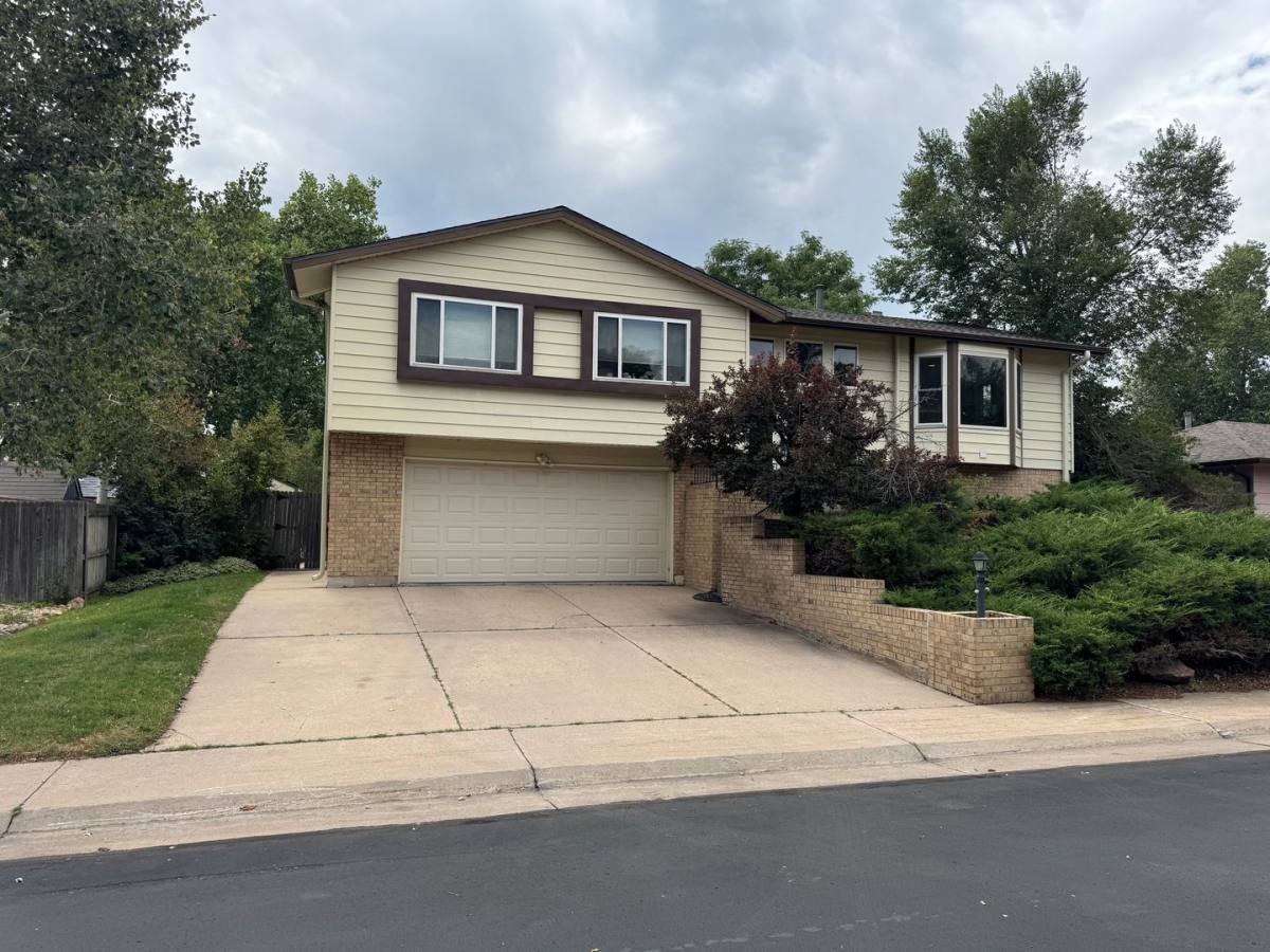 House for rent at 10380 W Warren Dr, Denver, CO 80227