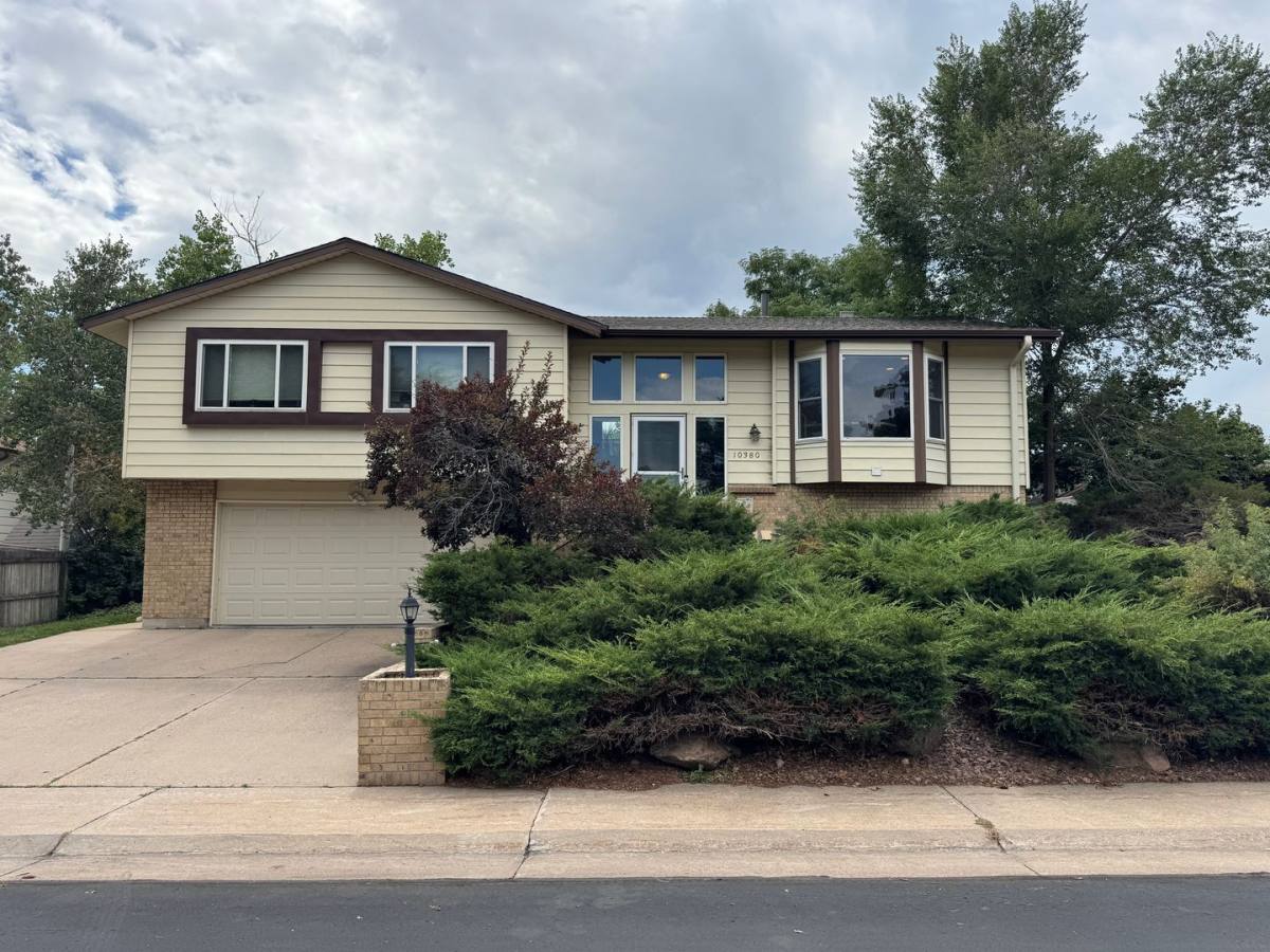 House for rent at 10380 W Warren Dr, Denver, CO 80227