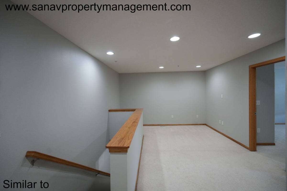 Townhouse for rent at 615 87th St, West Des Moines, IA 50266