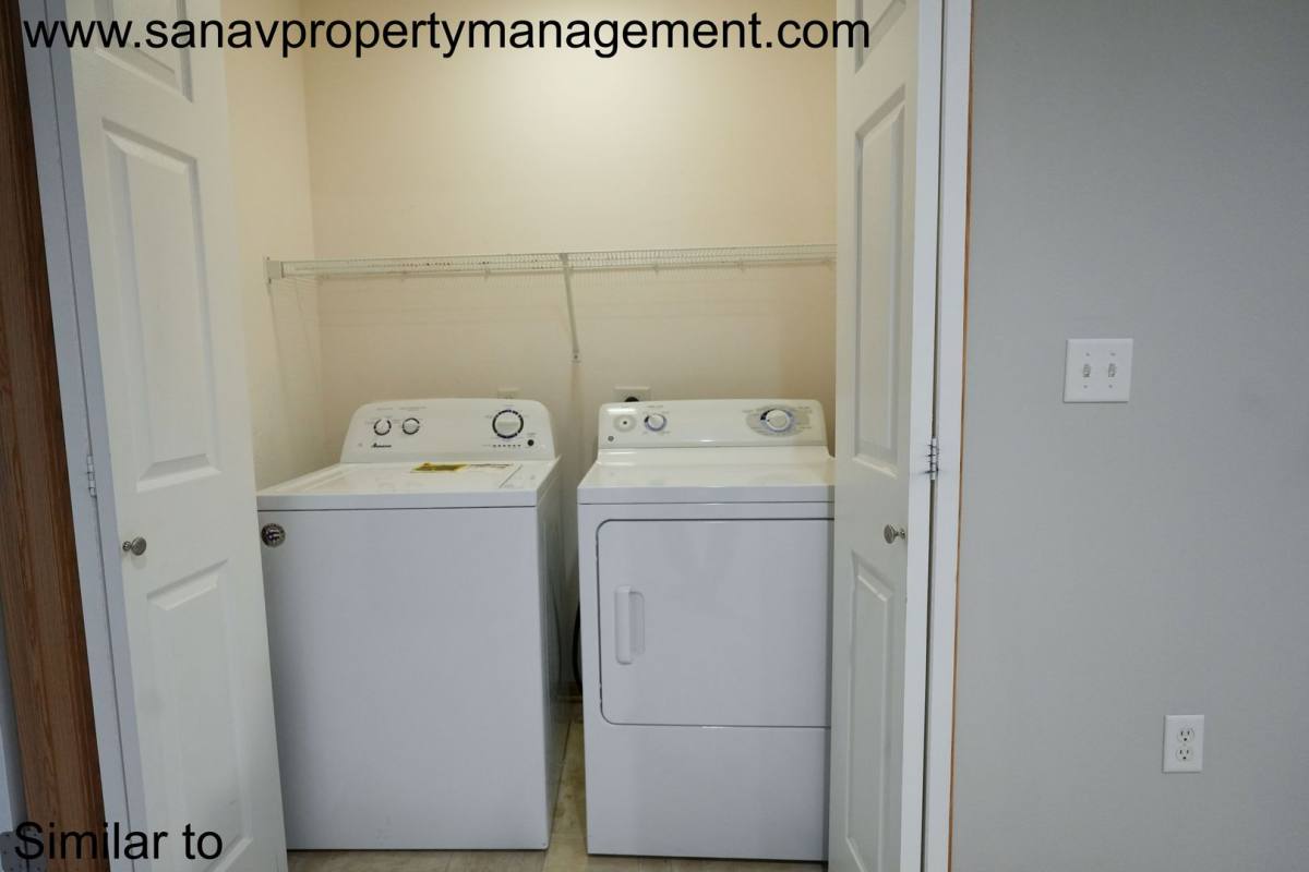 Townhouse for rent at 615 87th St, West Des Moines, IA 50266