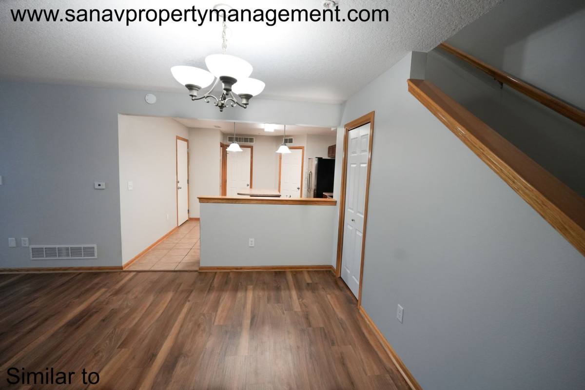 Townhouse for rent at 615 87th St, West Des Moines, IA 50266