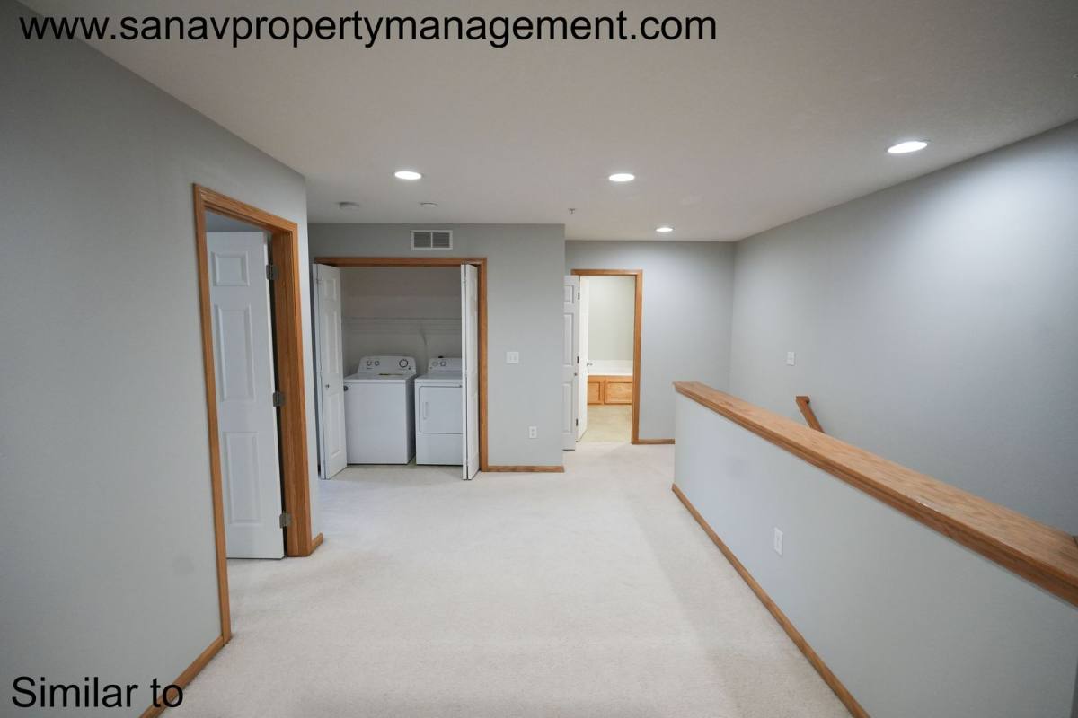 Townhouse for rent at 615 87th St, West Des Moines, IA 50266