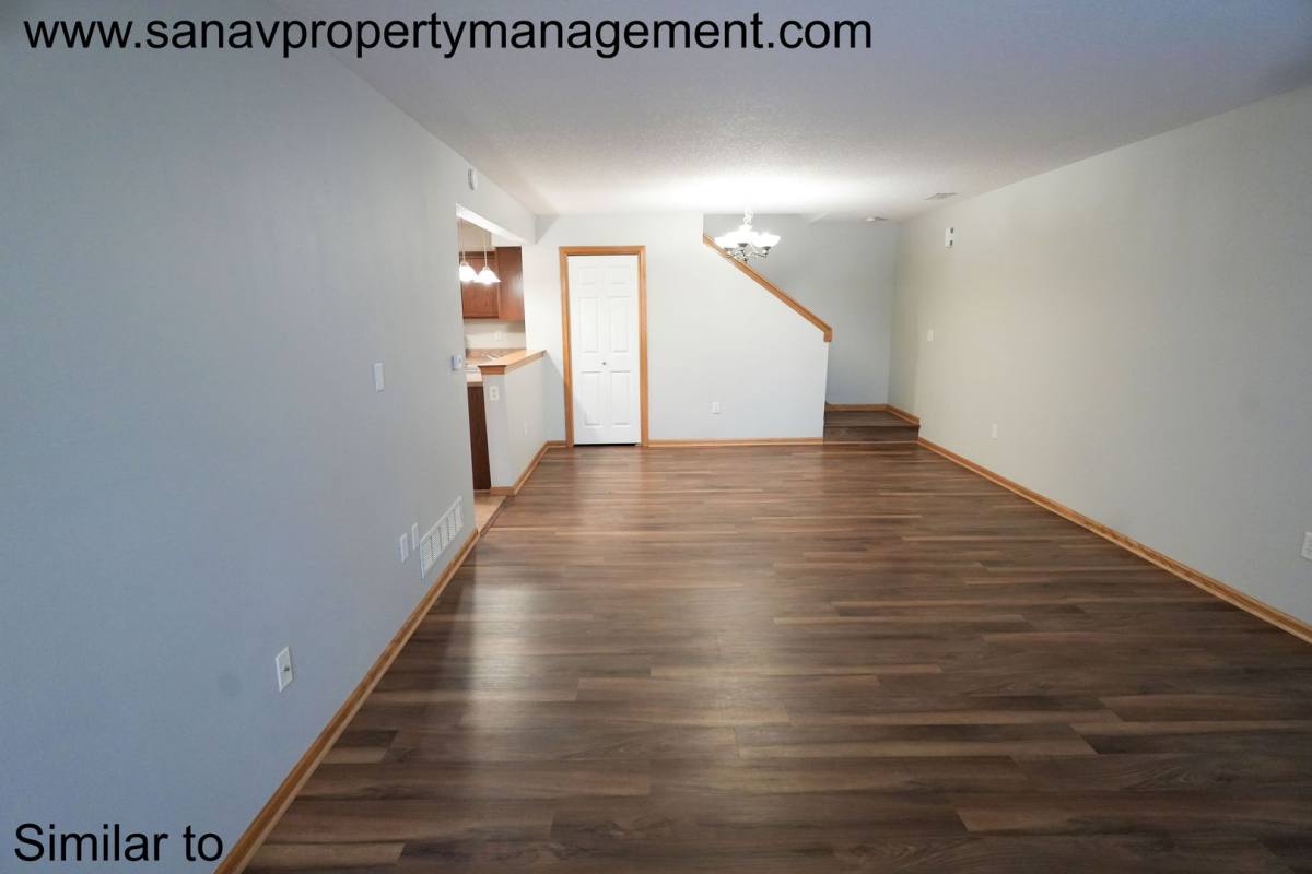 Townhouse for rent at 615 87th St, West Des Moines, IA 50266