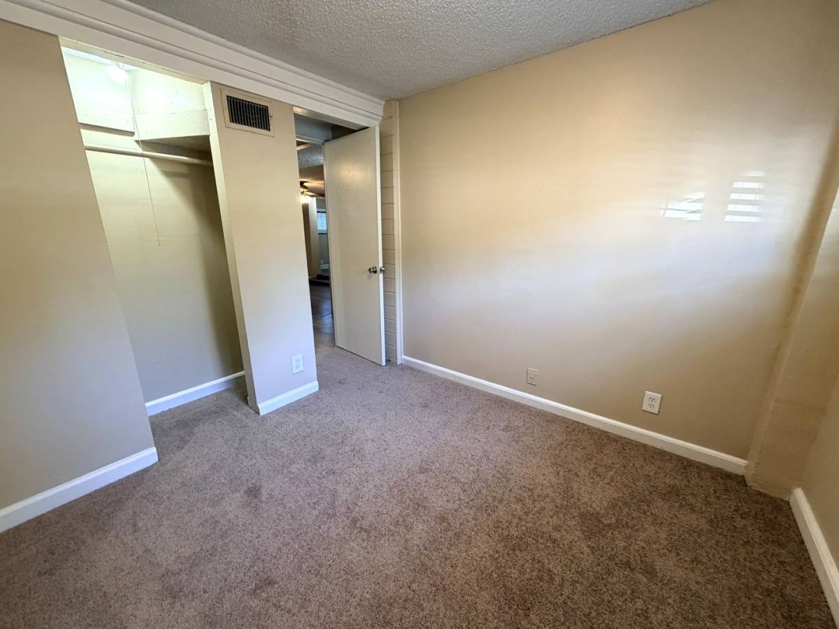 Apartment for rent at 2613 Green St, Jacksonville, FL 32204