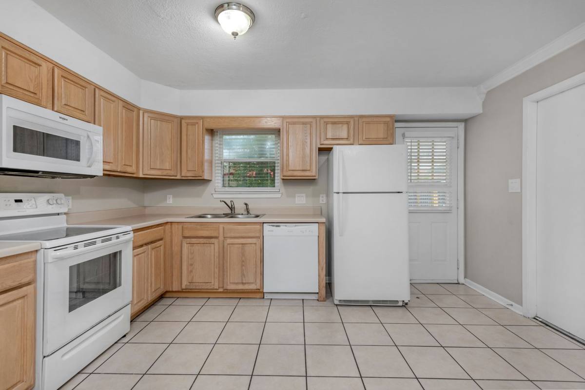 House for rent at 823 Meadow Lane, Fort Walton Beach, FL 32547