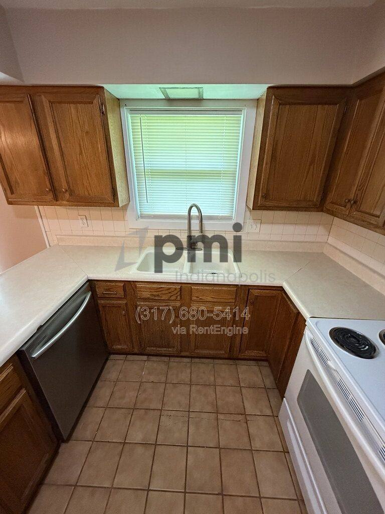 House for rent at 951 Pawnee Rd, Carmel, IN 46032