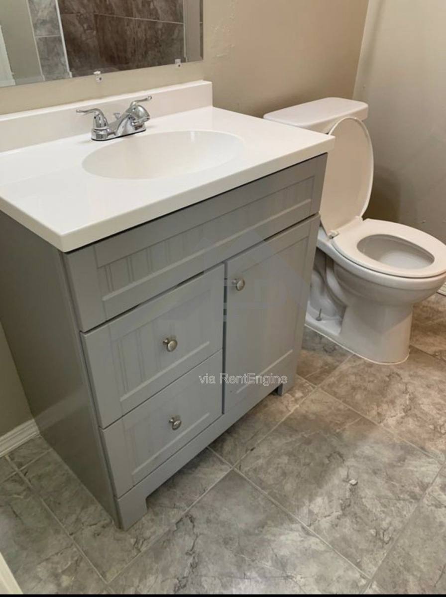 Apartment for rent at 207 E Hurd St #3, Edmond, OK 73034