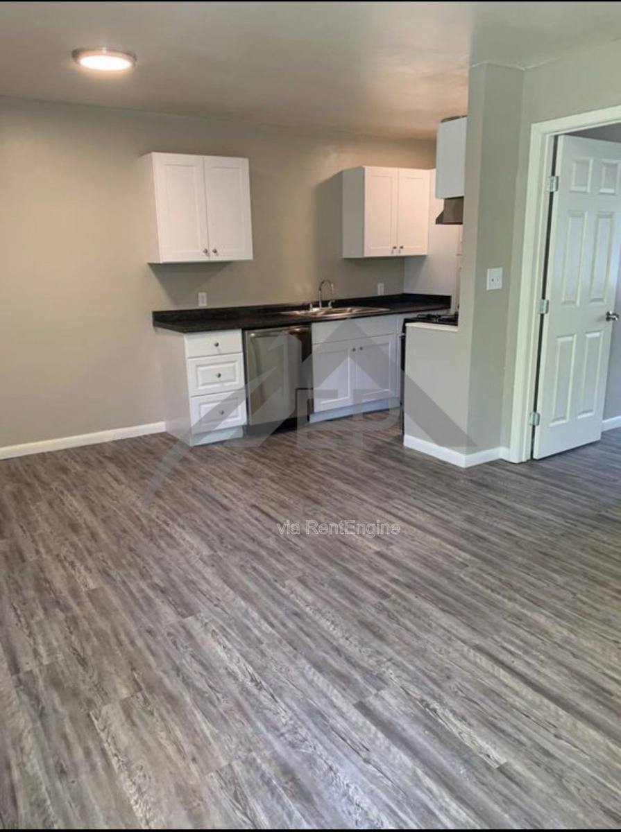 Apartment for rent at 207 E Hurd St #3, Edmond, OK 73034