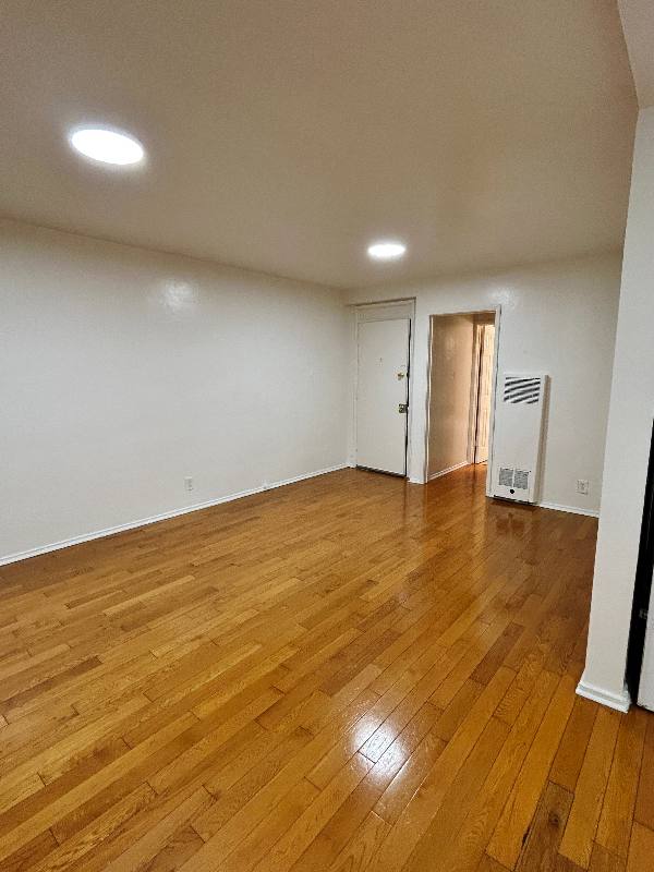 Apartment for rent at 1737 N Sycamore Ave #211, Los Angeles, CA 90028