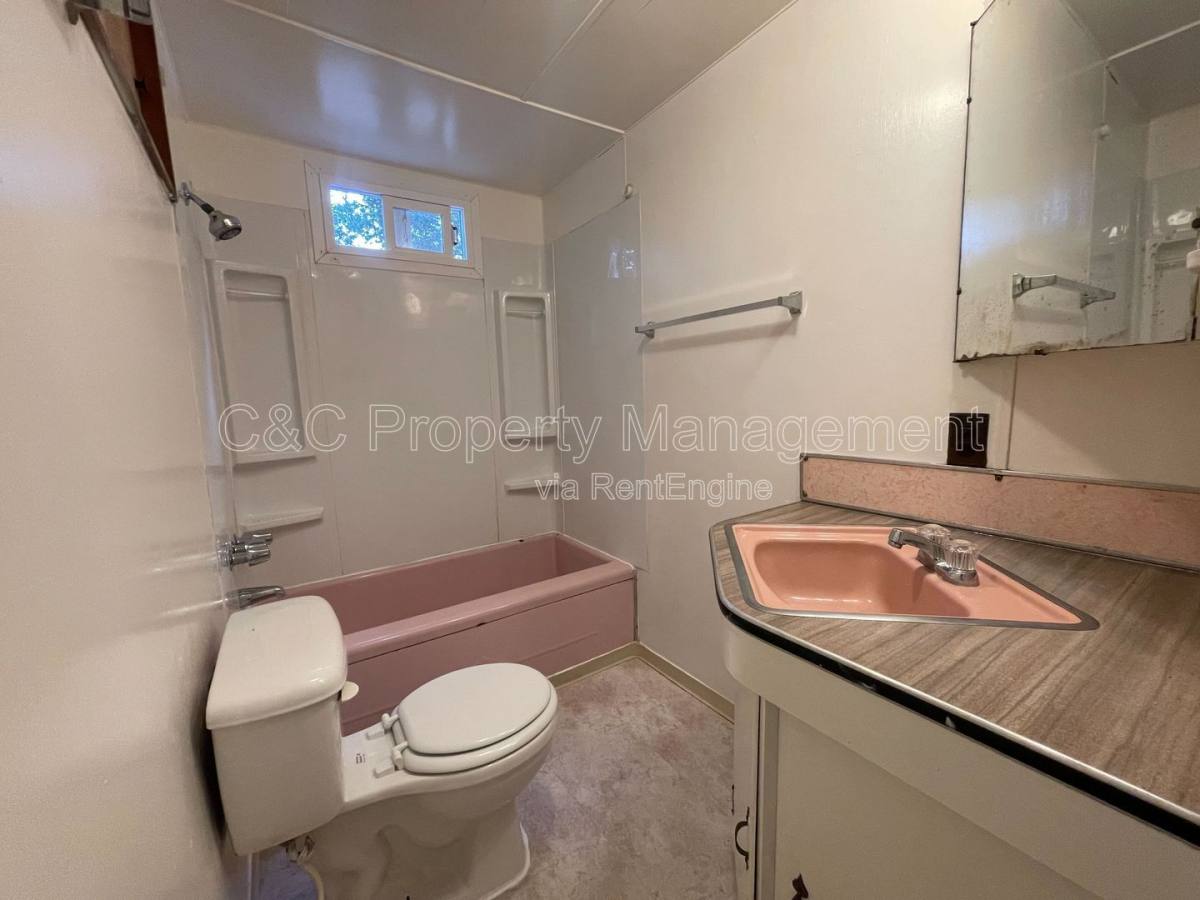 Apartment for rent at 17653-17663 Vierra Canyon Rd #17655, Salinas, CA 93907