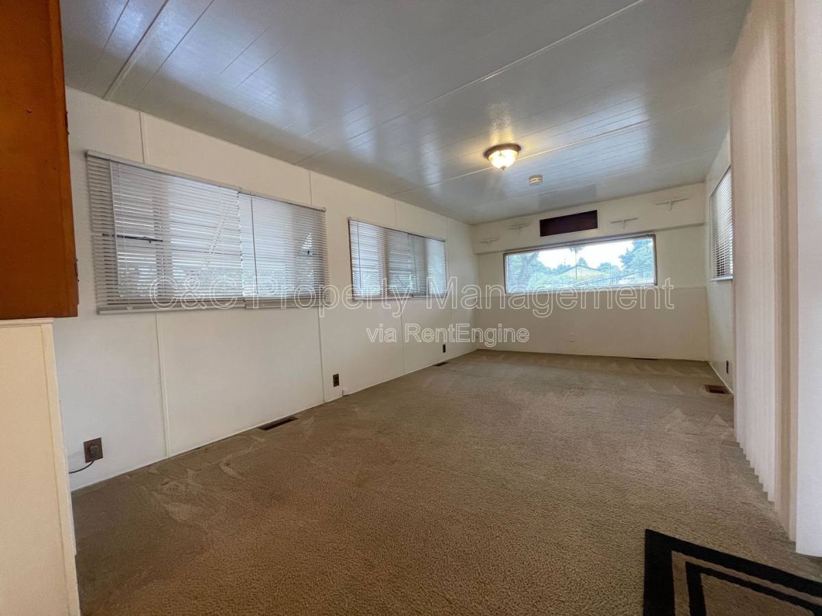 Apartment for rent at 17653-17663 Vierra Canyon Rd #17655, Salinas, CA 93907