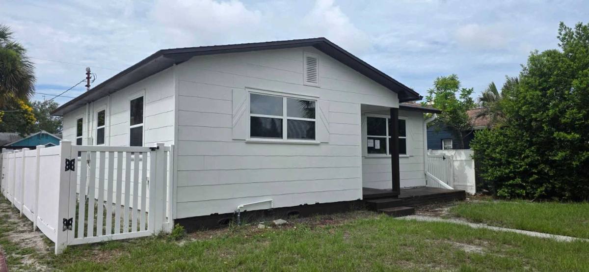 House for rent at 3938 2nd Ave N, Saint Petersburg, FL 33713