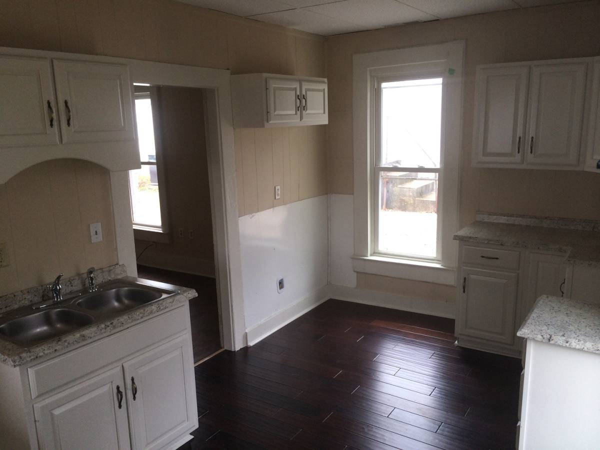 Apartment for rent at 848 E 11th Ave, Bowling Green, KY 42101