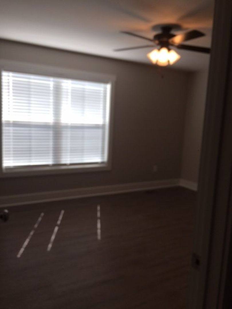 Apartment for rent at 1138 Kenton St E, Bowling Green, KY 42101