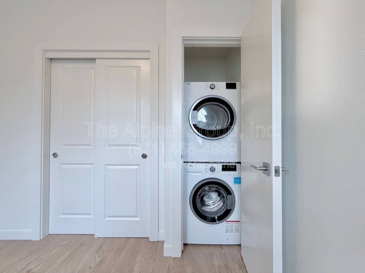 Apartment for rent at 3014 SE 8th Ave #306, Portland, OR 97202