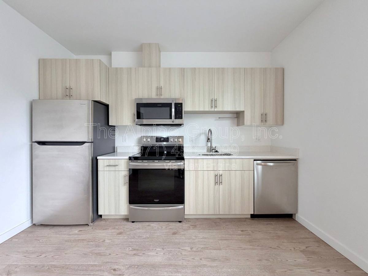 Apartment for rent at 3014 SE 8th Ave #306, Portland, OR 97202