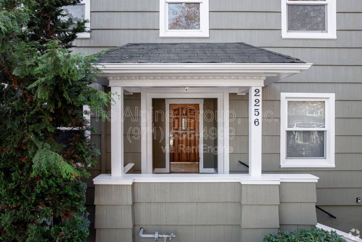 Apartment for rent at 2256 NW Overton St #6, Portland, OR 97210