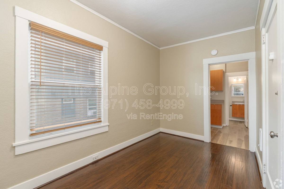 Apartment for rent at 2256 NW Overton St #6, Portland, OR 97210