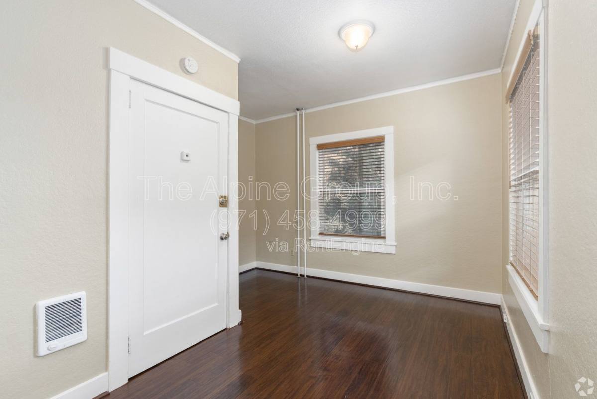Apartment for rent at 2256 NW Overton St #6, Portland, OR 97210