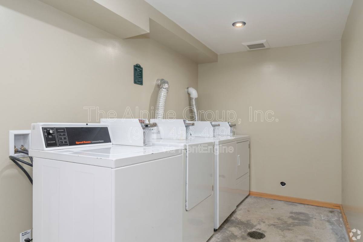 Apartment for rent at 2256 NW Overton St #6, Portland, OR 97210