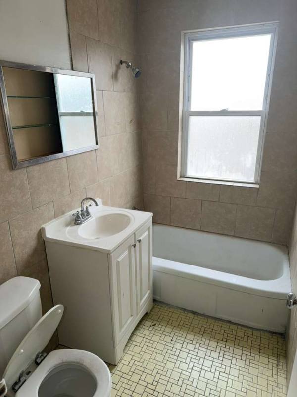 Apartment for rent at 13965 Superior Rd #203, Cleveland, OH 44118