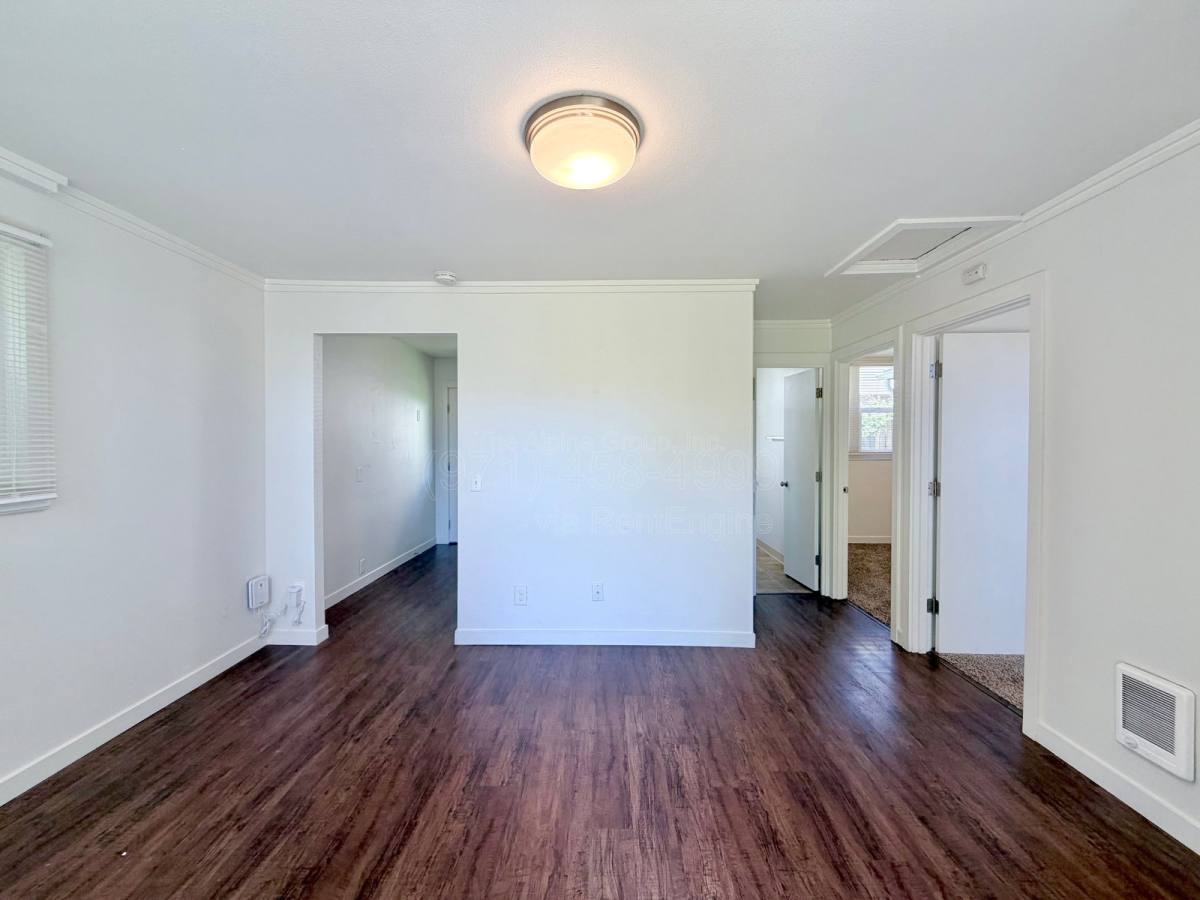 Apartment for rent at 5821 SE Knapp St #4, Portland, OR 97206