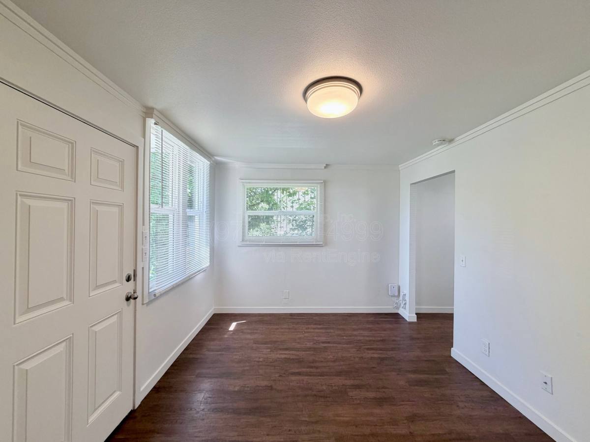 Apartment for rent at 5821 SE Knapp St #4, Portland, OR 97206