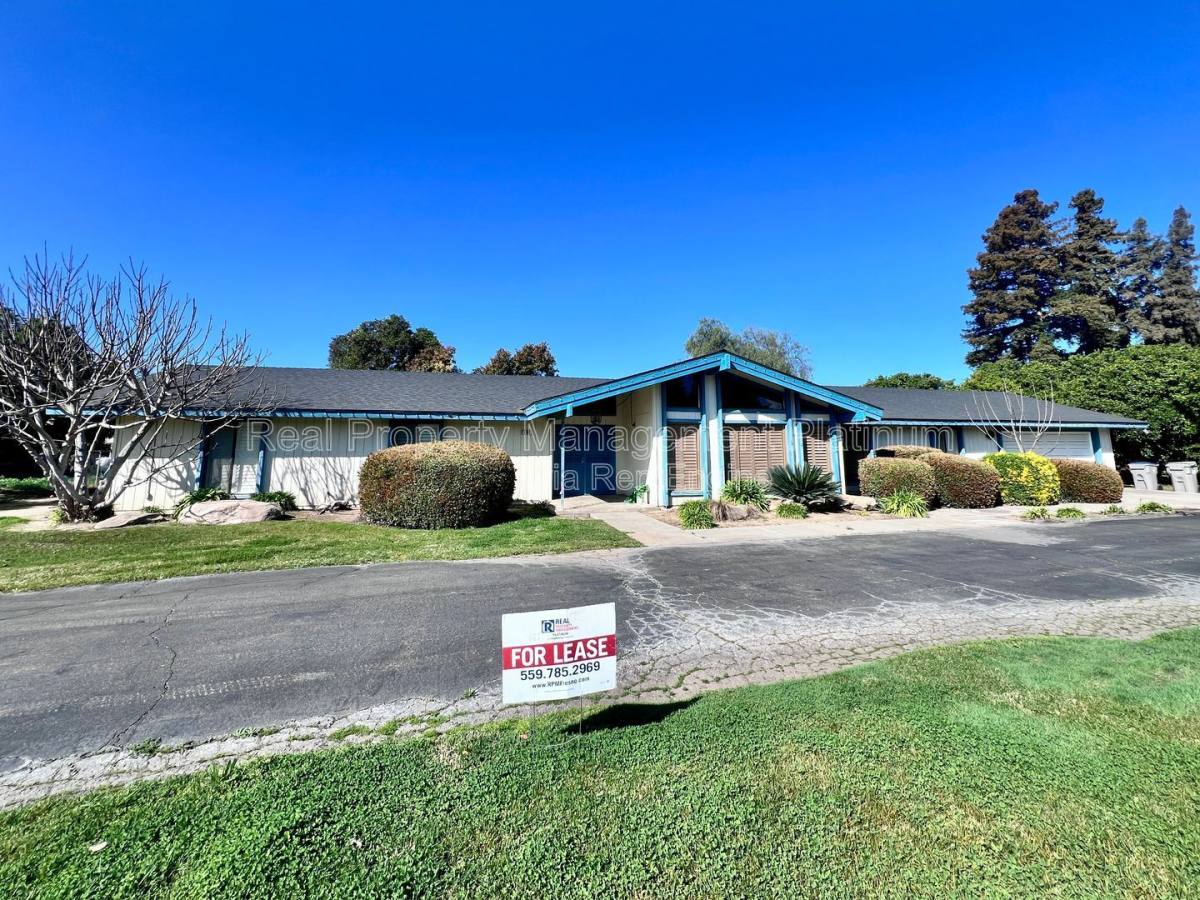 House for rent at 9193 N Fowler Ave, Clovis, CA 93619