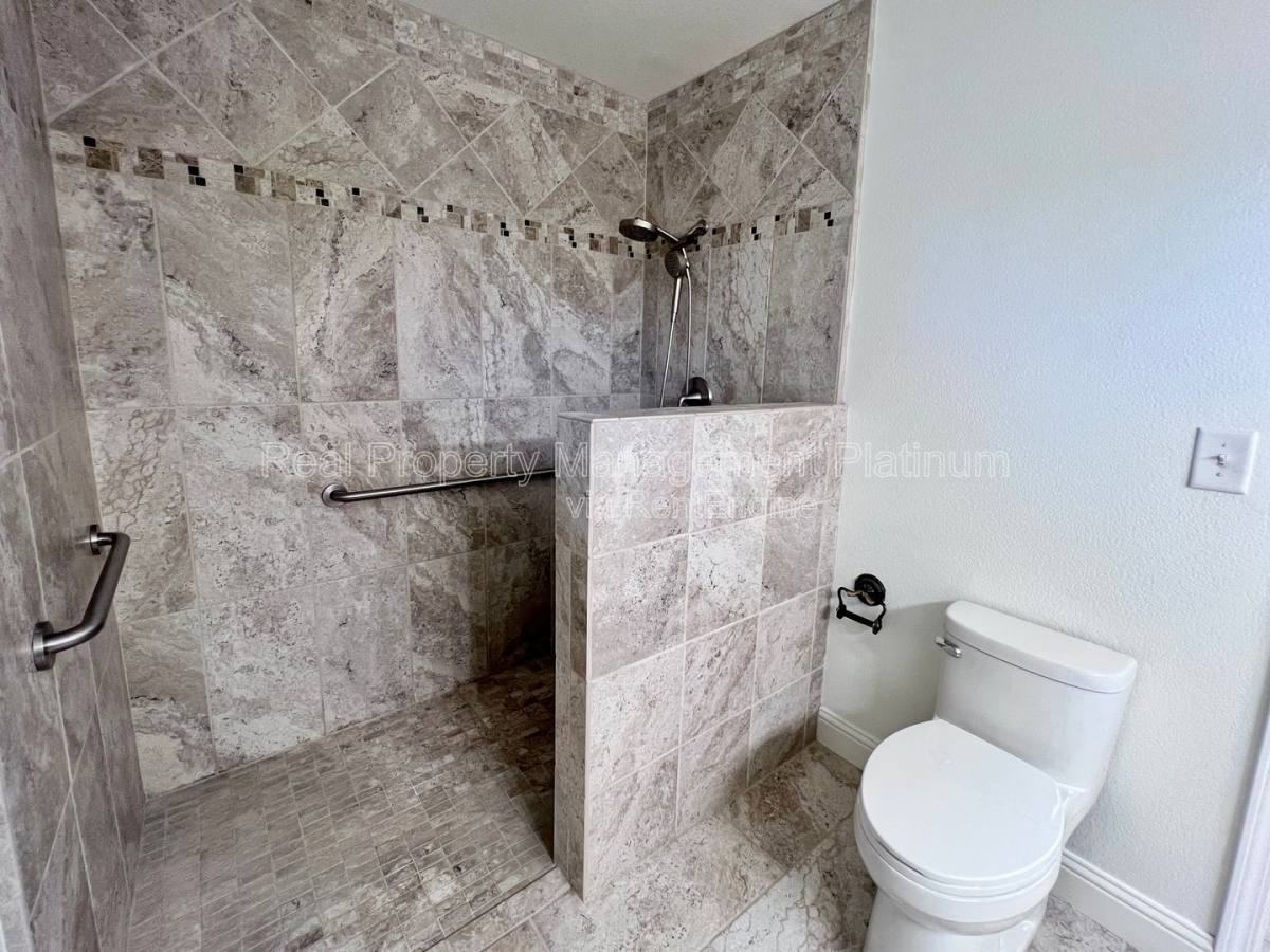 House for rent at 9193 N Fowler Ave, Clovis, CA 93619