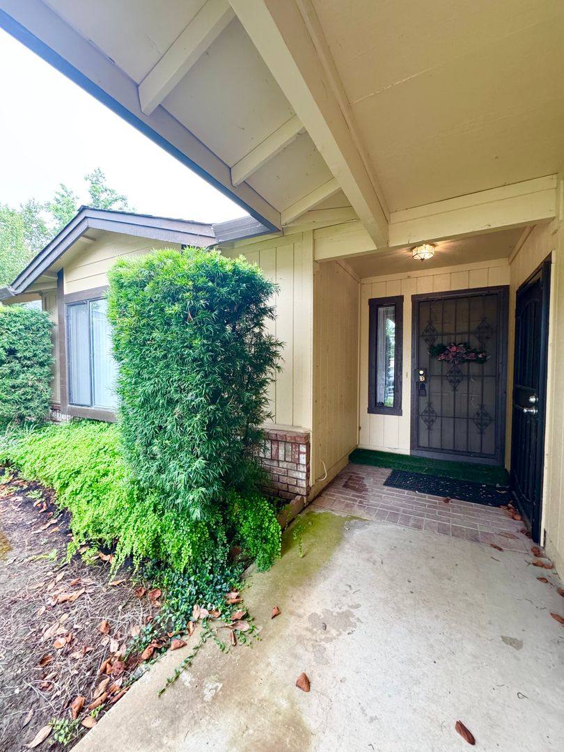 House for rent at 565 Monet Walk, Redding, CA 96001