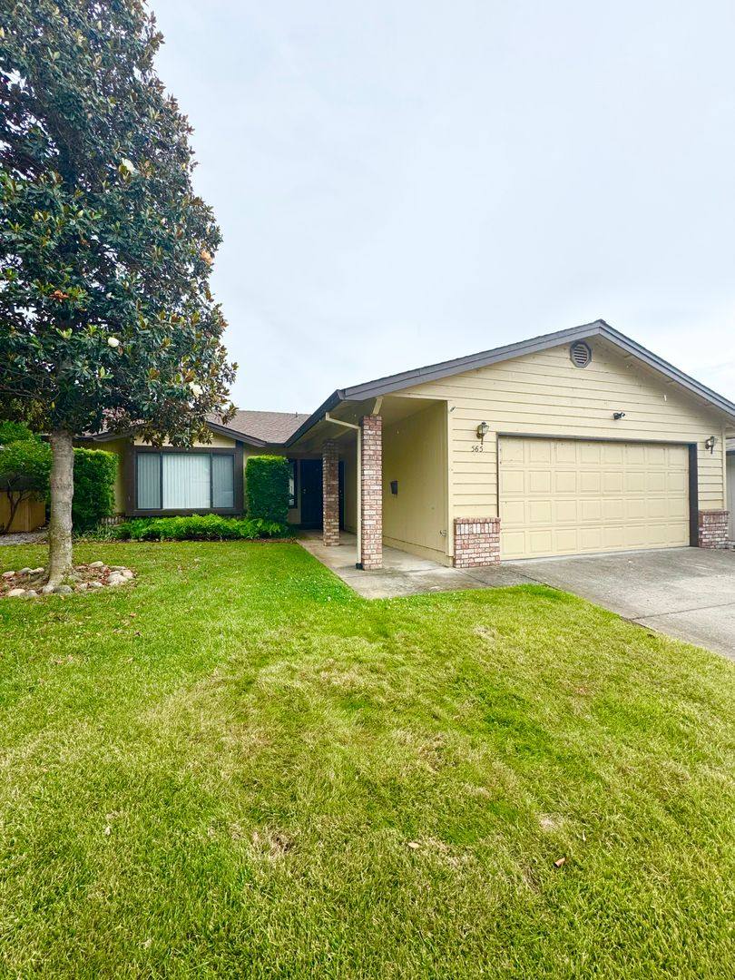 House for rent at 565 Monet Walk, Redding, CA 96001
