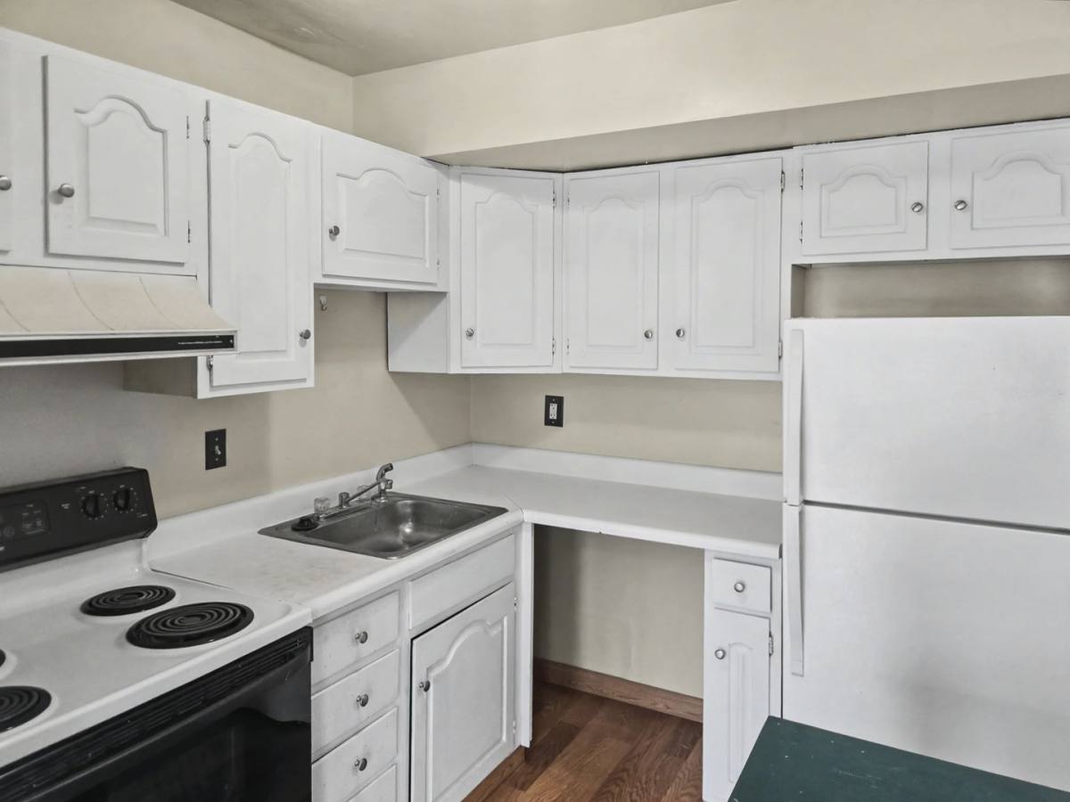 Condo for rent at 3510 Kenbrooke Court, Kalamazoo, MI 49006